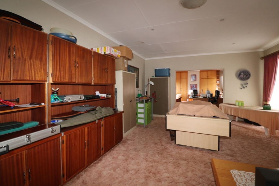 5 Bedroom Property for Sale in Wilkoppies North West